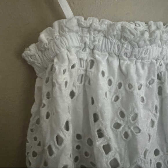 Cropped Eyelet Tank - Picture 3 of 3